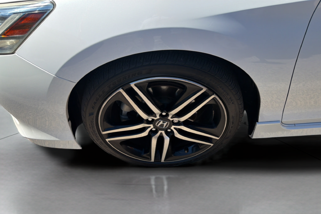 Used 2017 Honda Accord Touring image 35