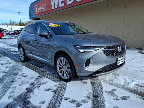 Used 2023 Buick Envision Avenir image 2