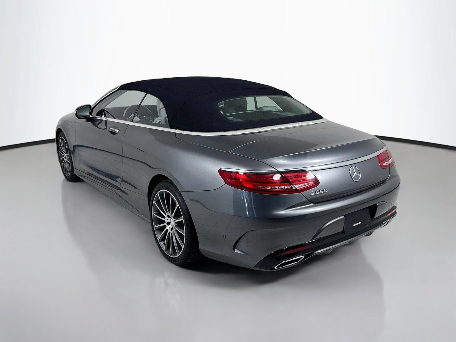 Used 2017 Mercedes-Benz S 550 Cabriolet image 5
