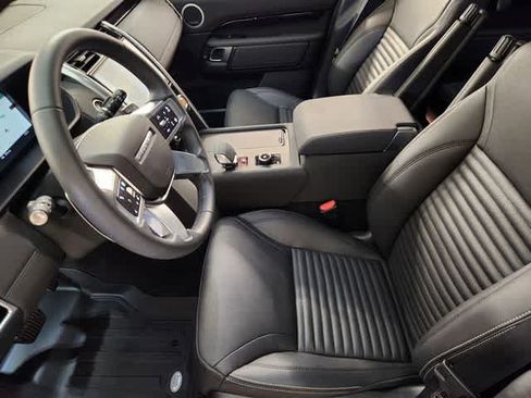 Used 2025 Land Rover Discovery S AWD/4WD image 14