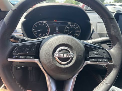 Used 2023 Nissan Altima 2.5 SR FWD image 19