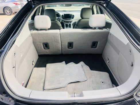 Used 2017 Chevrolet Volt LT w/ Comfort Package image 18