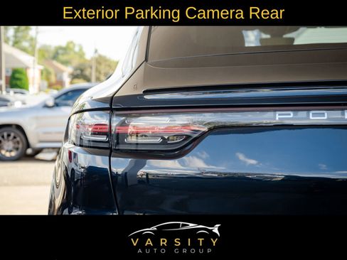 Used 2022 Porsche Cayenne Coupe w/ Premium Package image 37