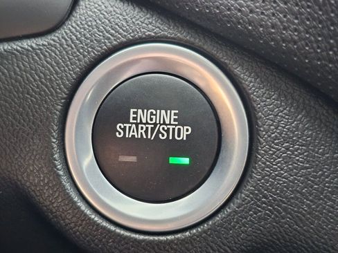 Used 2024 Chevrolet Equinox Premier image 22