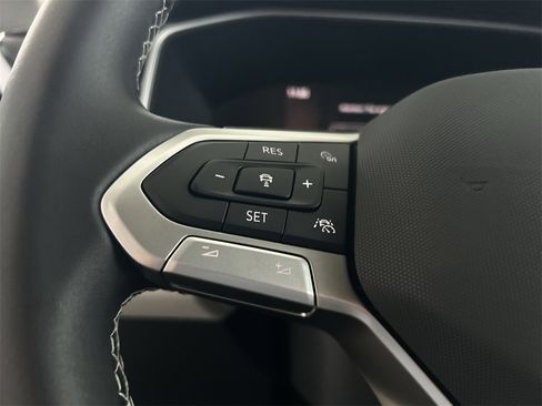 New 2026 Volkswagen Taos SE image 17