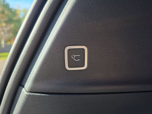 New 2026 Chrysler Pacifica Select AWD/4WD image 15