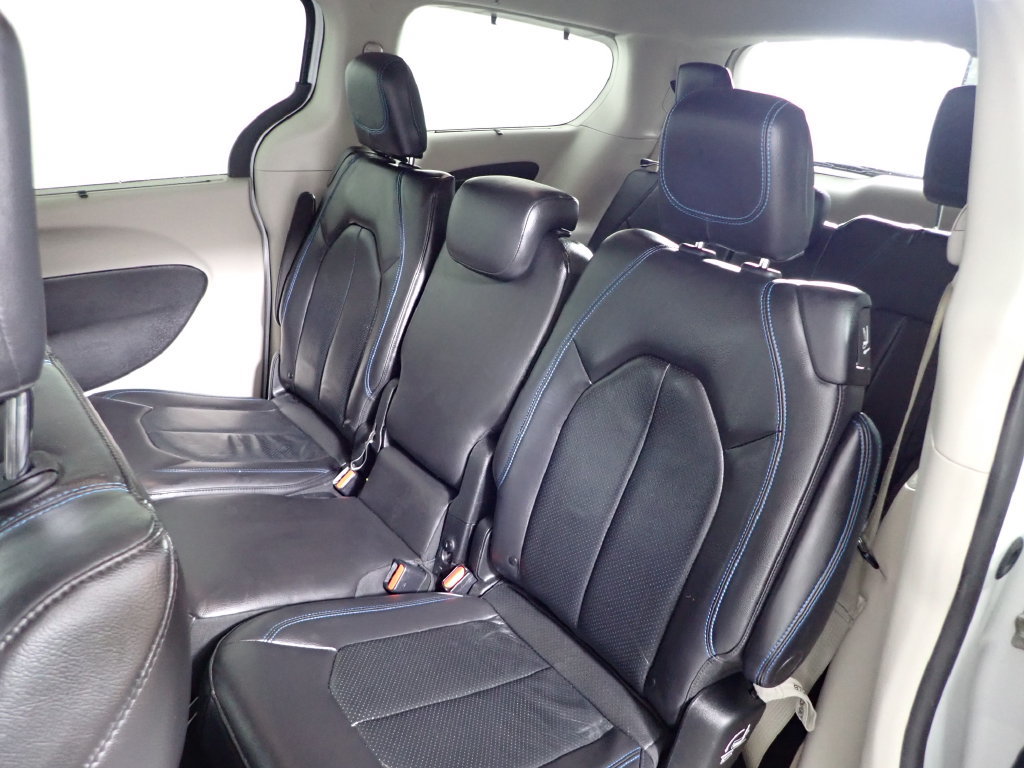 Used 2021 Chrysler Pacifica Touring-L FWD image 31