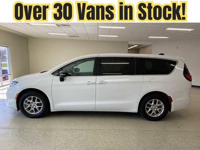 Used 2024 Chrysler Pacifica Touring-L