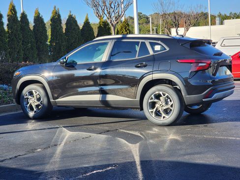 New 2026 Chevrolet Trax LT w/ Driver Confidence Package FWD image 8