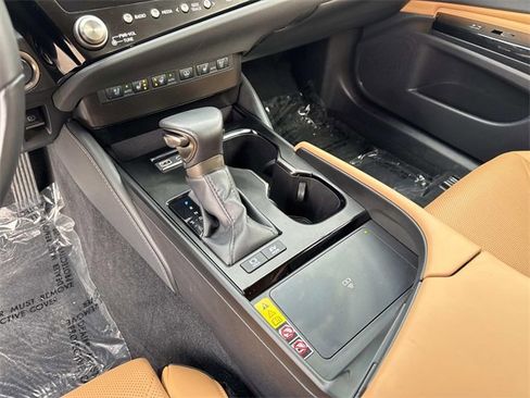 New 2025 Lexus ES 300h w/ Luxury Package image 25