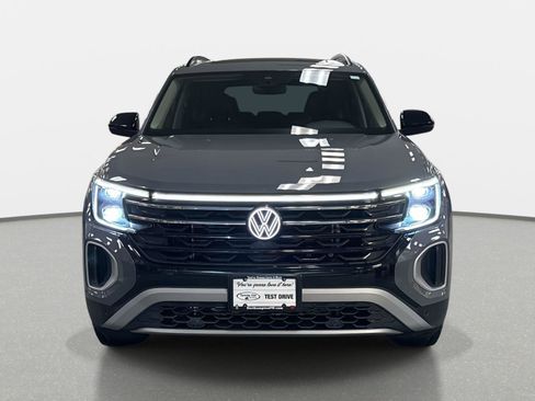 Certified 2025 Volkswagen Atlas Peak Edition SE image 2