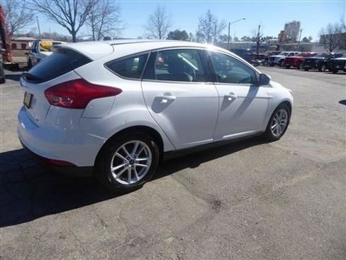 Used 2018 Ford Focus SE image 6