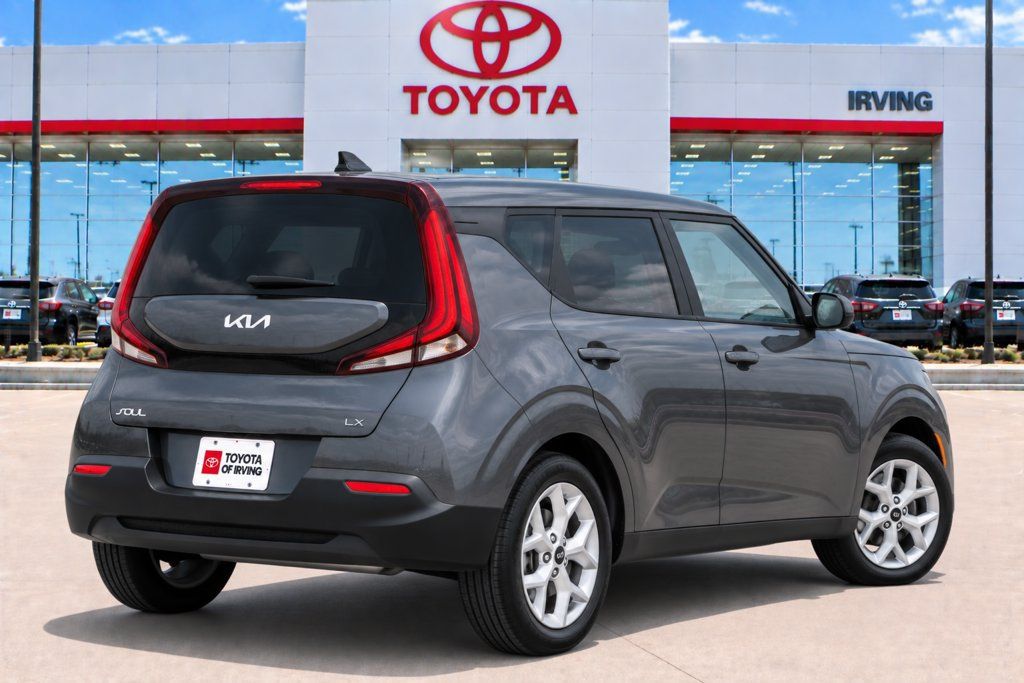 Used 2022 Kia Soul LX w/ Technology Package FWD image 11