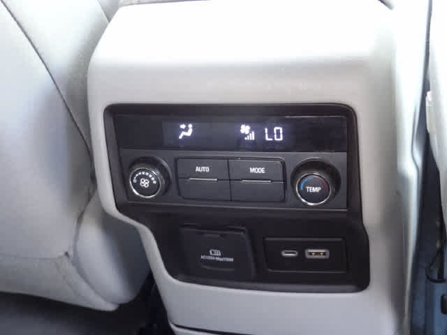 Used 2023 GMC Acadia SLE w/ Driver Convenience Package FWD image 10