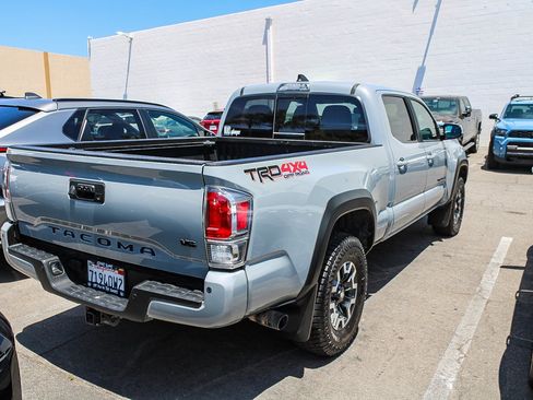 Used 2020 Toyota Tacoma TRD Off-Road w/ Technology Package AWD/4WD image 7