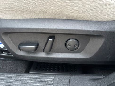 Used 2023 Nissan Rogue SV image 19