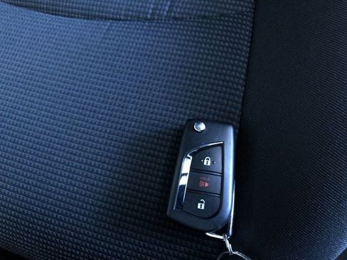 Certified 2025 Toyota RAV4 LE image 31