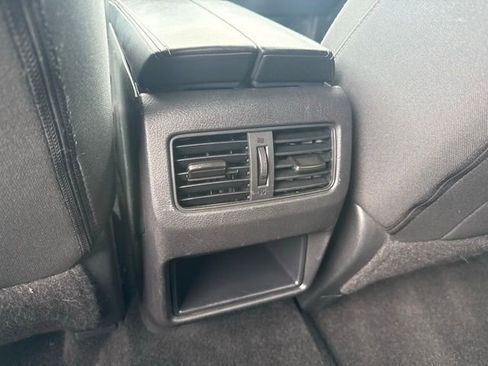 Used 2023 Nissan Rogue S image 14