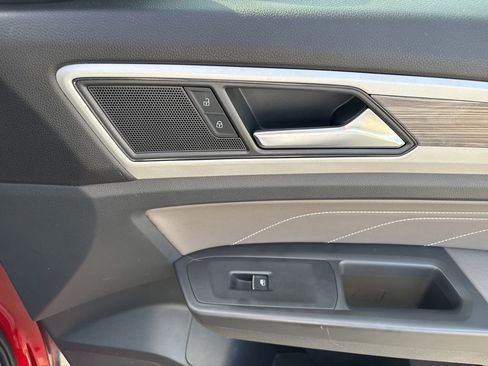 Used 2022 Volkswagen Atlas Cross Sport SE FWD image 29