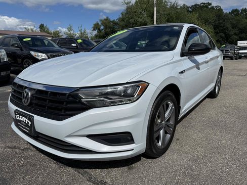 Used 2019 Volkswagen Jetta R-Line FWD image 2