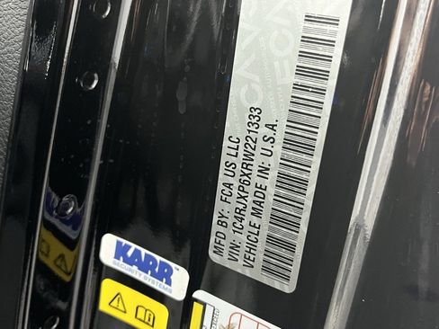 Used 2024 Jeep Wrangler Unlimited Sahara w/ Safety Group image 34