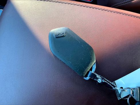 Used 2023 Kia Telluride SX image 13