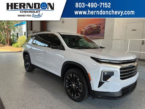 New 2026 Chevrolet Traverse LT w/ Sun and Wheel Package image 1