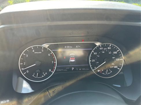 Used 2024 Nissan Rogue S AWD/4WD image 17