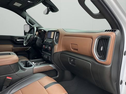 Used 2021 Chevrolet Silverado 2500 High Country w/ Z71 Off-Road Package image 14
