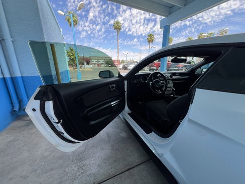 Used 2019 Ford Mustang Coupe RWD image 9