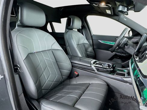 Used 2024 BMW 760i xDrive w/ Luxury Rear Seating Package image 36