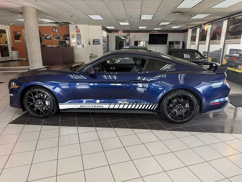 Used 2018 Ford Mustang Premium w/ Ecoboost Performance Package RWD image 2