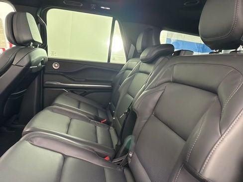 New 2025 Lincoln Navigator Reserve w/ Jet Appearance Package image 17