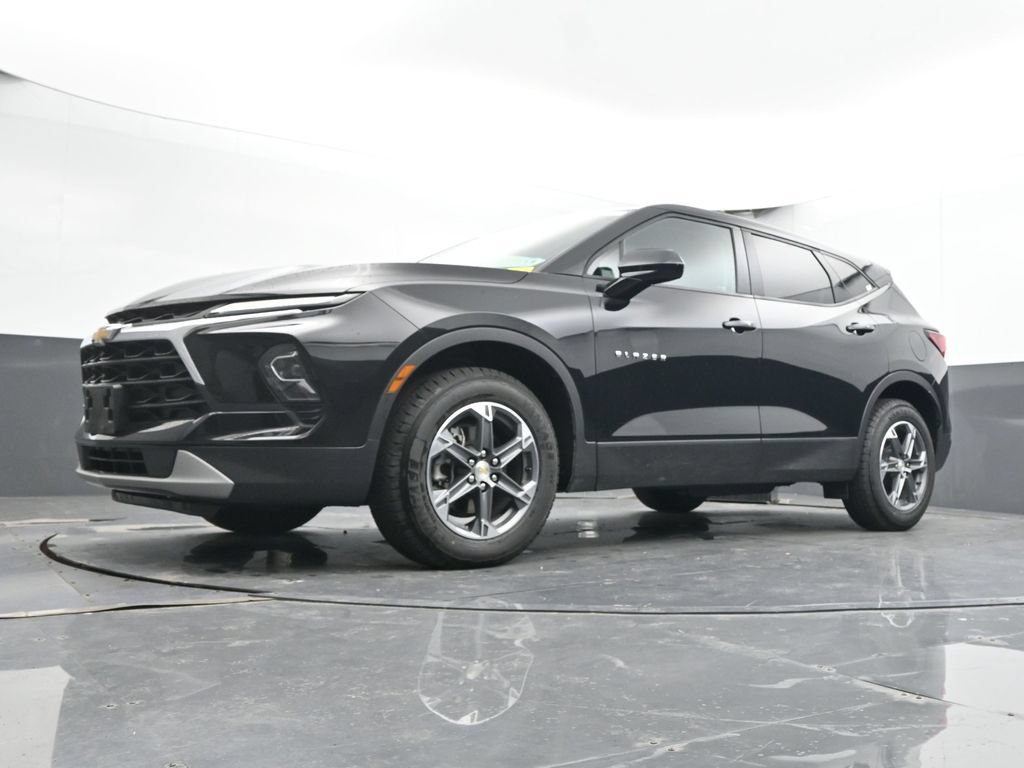 Used 2025 Chevrolet Blazer LT FWD image 27