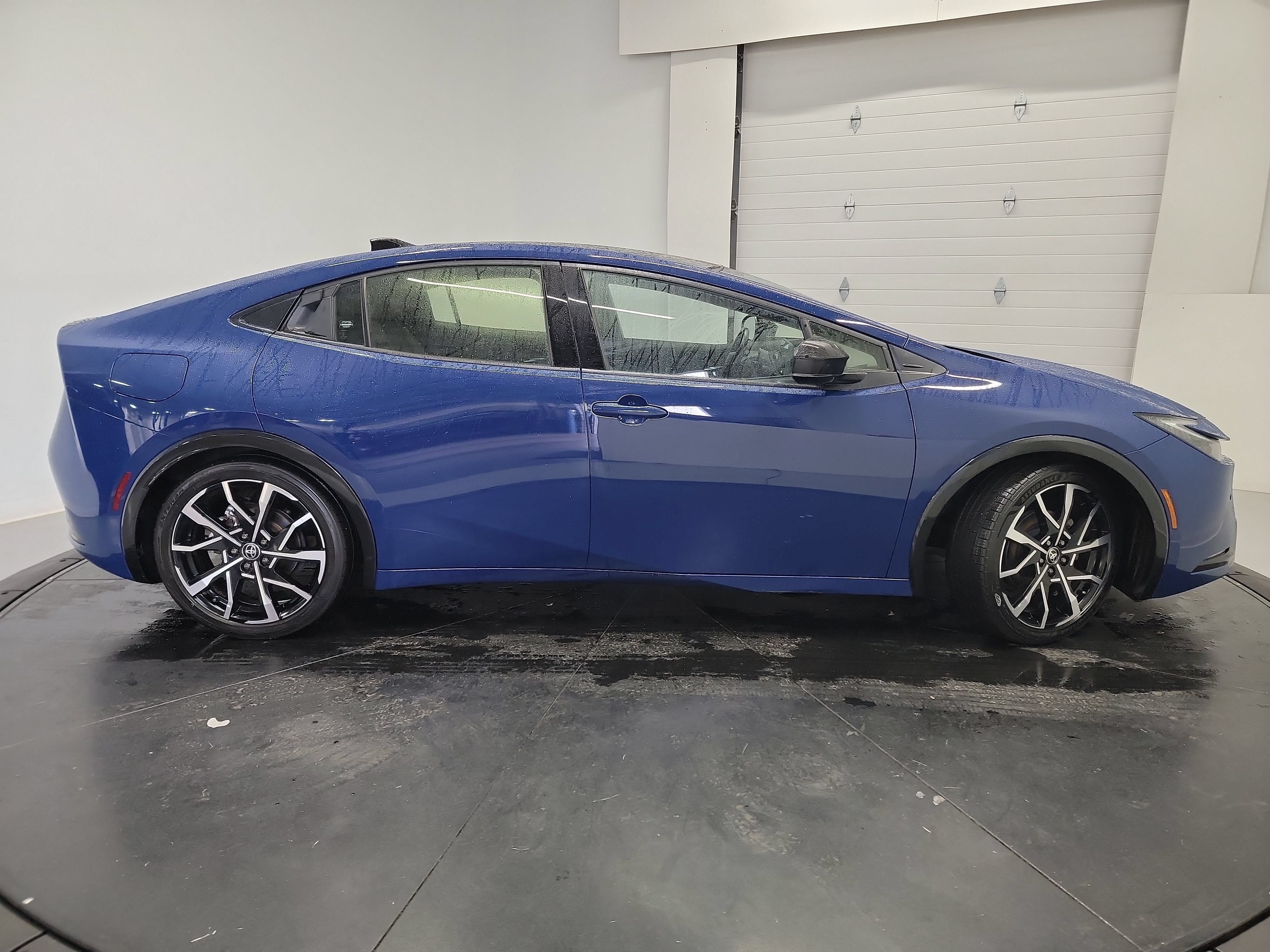 Used 2023 Toyota Prius Prime Premium FWD image 11