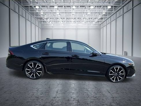Used 2025 Honda Accord Touring image 10
