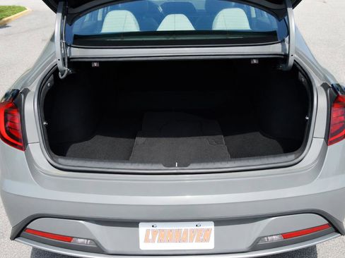 Used 2021 Hyundai Sonata SE FWD image 14