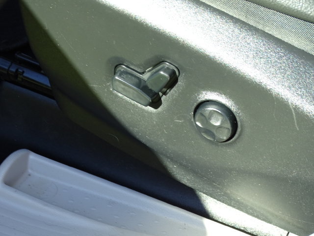 Used 2020 Chrysler Pacifica Touring-L FWD image 4