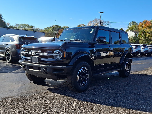 Used 2023 Ford Bronco Outer Banks AWD/4WD image 3