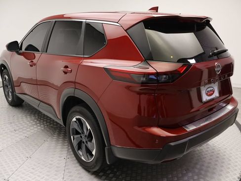 Used 2025 Nissan Rogue SV FWD image 11