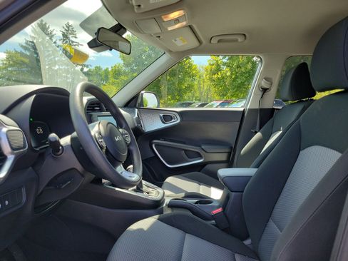 Used 2024 Kia Soul LX w/ Option Group 015 image 15