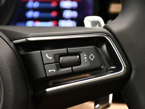 Certified 2025 Porsche Macan image 29