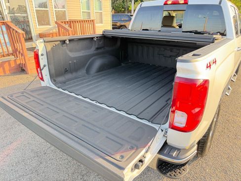 Used 2017 Chevrolet Silverado 1500 LTZ w/ Sport Package AWD/4WD image 38