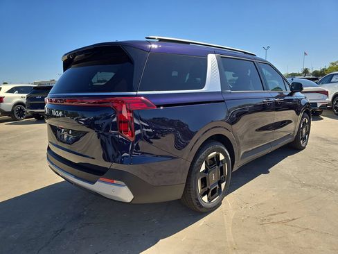 New 2026 Kia Carnival EX FWD image 8