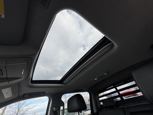 Used 2017 Chevrolet Silverado 1500 LTZ Z71 w/ LTZ Plus Package image 2