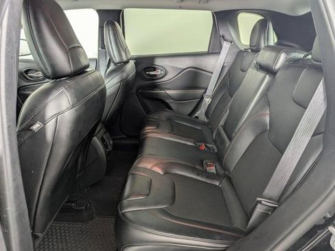 Used 2022 Jeep Cherokee Trailhawk image 17