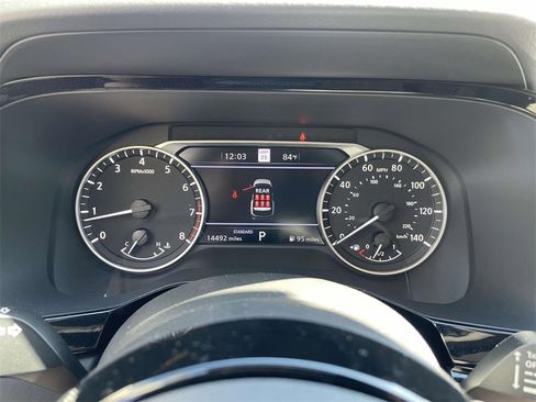 Used 2025 Nissan Pathfinder SL image 21