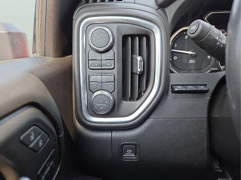 Used 2023 GMC Sierra 2500 Denali w/ Denali Ultimate Package AWD/4WD image 20