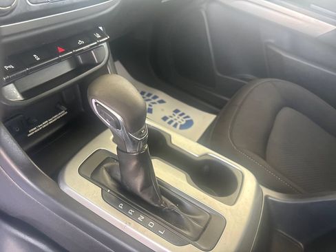 Used 2022 Chevrolet Colorado LT w/ Fleet Safety Package RWD image 30