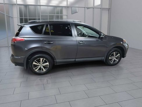Used 2017 Toyota RAV4 XLE AWD/4WD image 9